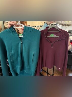 Hollister & New Ardene Hoodie Bundle Size Med Burgundy Quarter Zip & Teal Hoodie